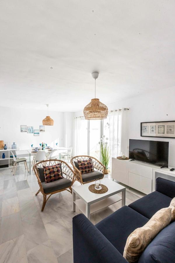 Frontline Beach Penthouse In Mi Capricho Sitio de Calahonda Eksteriør bilde